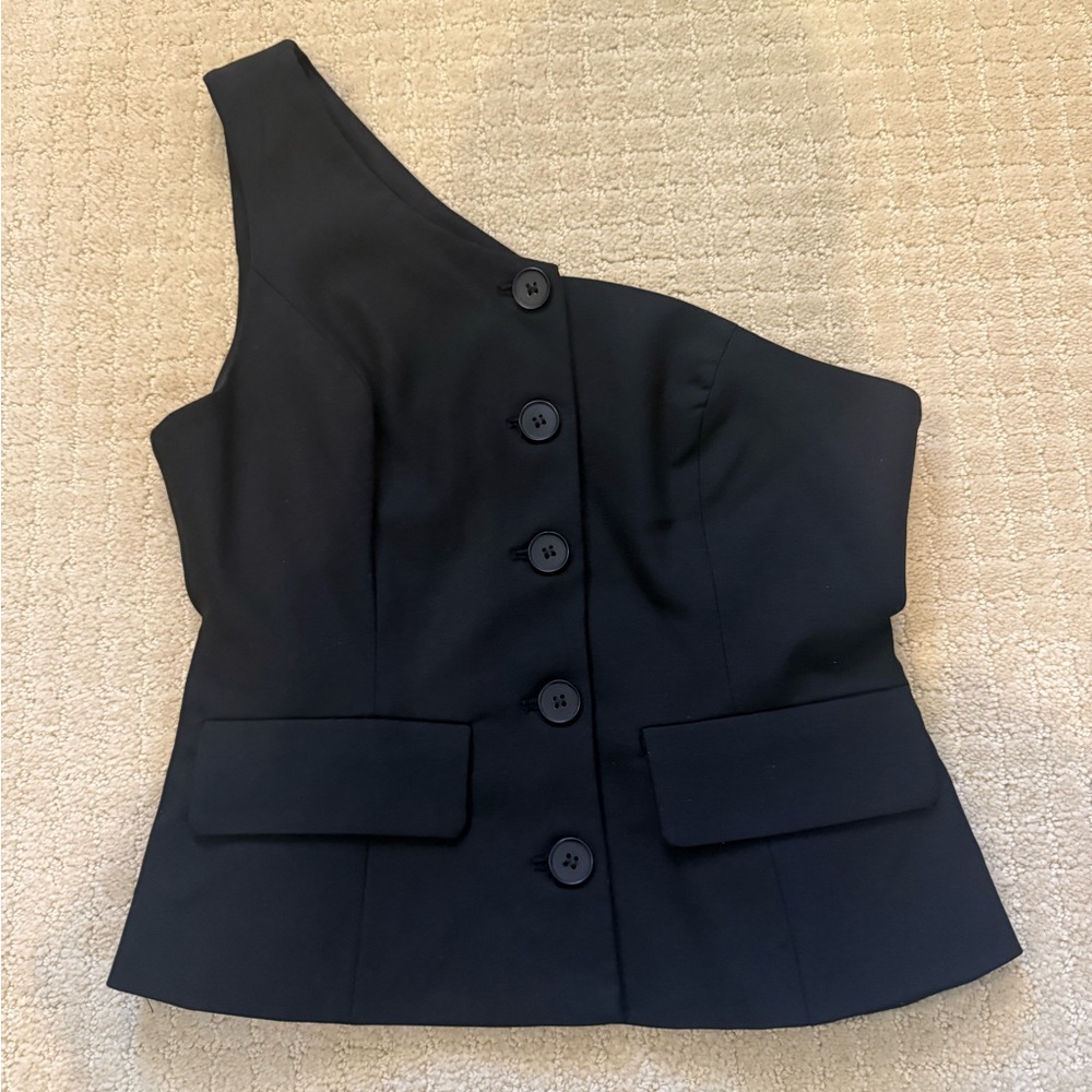 Elegant Black One-Shoulder Top